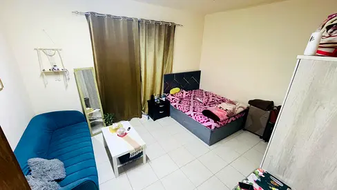 Full Furnished studio apartment available. Separate kitchen and bathroom 1600 Aed