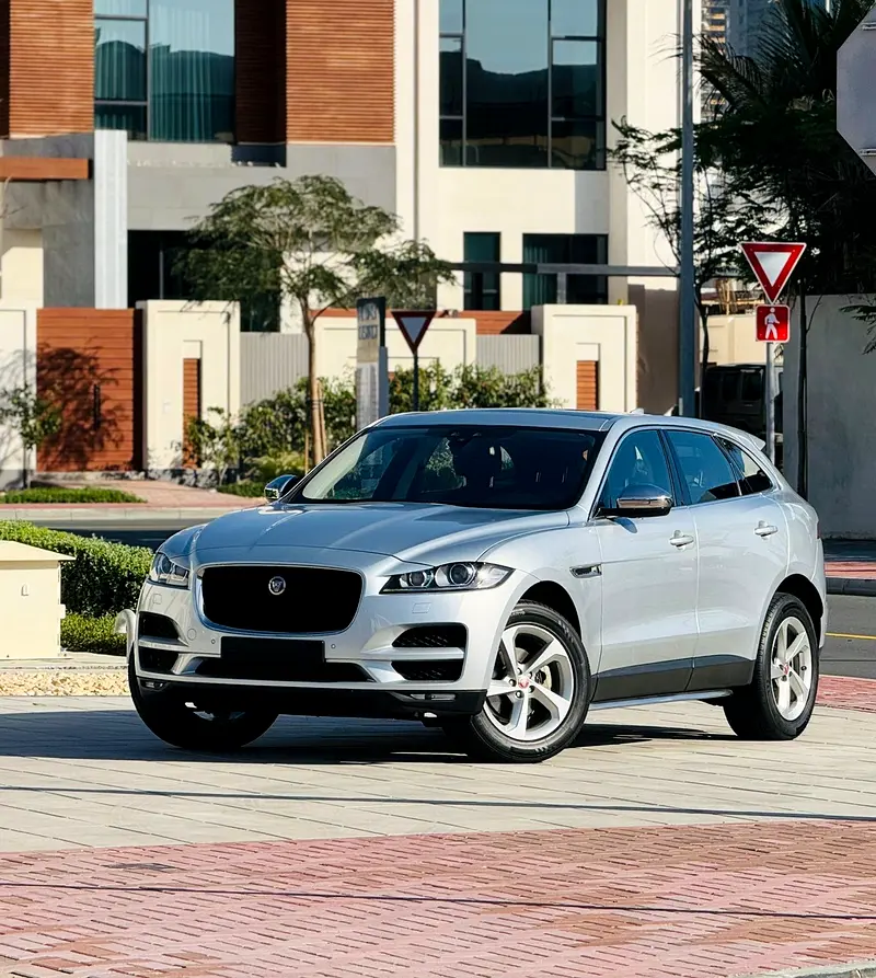 Jaguar F-Pace 2018 — photo 1 of 20