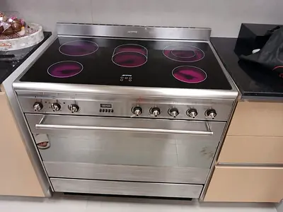 Smeg five burner cooker electric ceramic 90cm