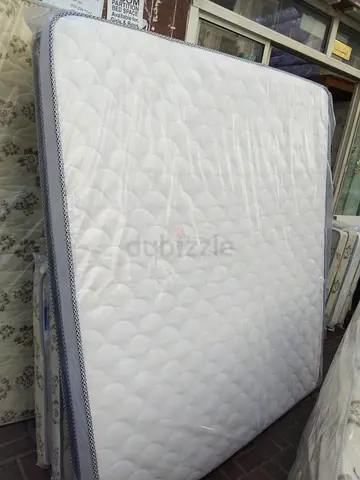 King size 180x200cm mattress.  Same day delivery available