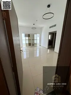 Luxury first-occupancy apartment with master bedroom, spacious living room, equipped kitchen, 2 bath