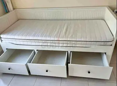IKEA Hamnes Day bed with 3 storage drawers underneath and with 2 IKEA mattresses