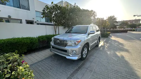 TOYOTA LANDCRUISER V8 2013