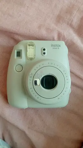 📸 Fujifilm Instax Mini 9 Instant Camera – Used, Excellent Condition