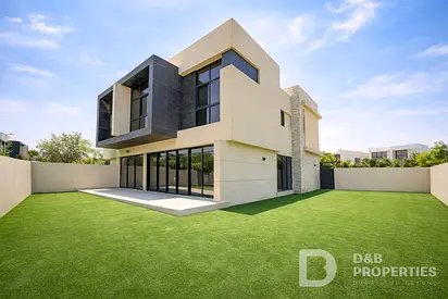 Expansive Plot | Prime Cluster | Near Park