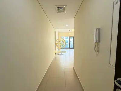 King size 1br apartment available now prime location with all amenties