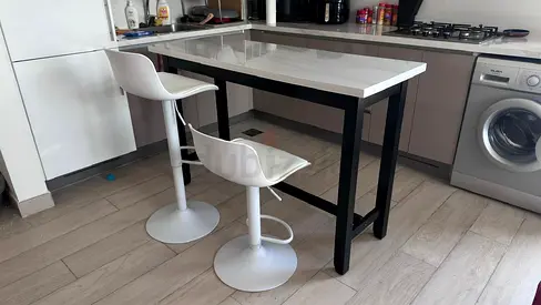 Selling Top quality Marble Table with two chairs