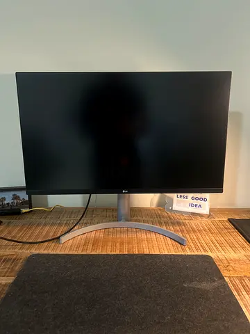 LG 31.5 Inch Monitor 4K original price 1600 AED