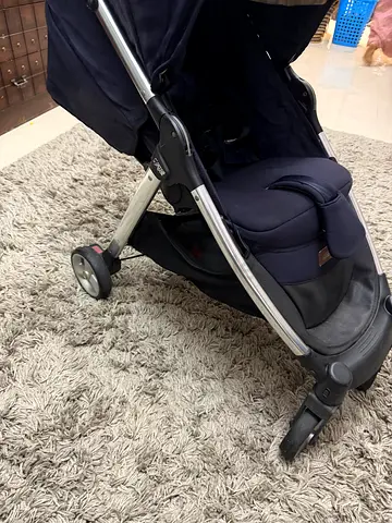 Pram (foldable)