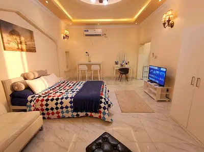 Master room is available in villa at alwasl area غرفة ماستر متاحه في منطقة الوصل