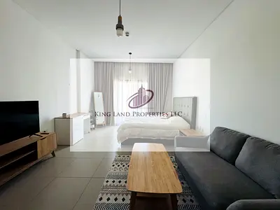 استوديو متوسط مفروش مع شرفة