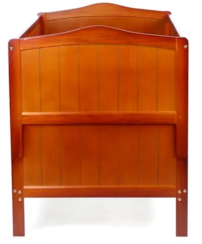 Wooden Baby Crib in Great Condition