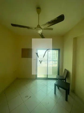 موقع مميز - اطلالة مفتوحة - موقف سيارة -اقساط مرنه