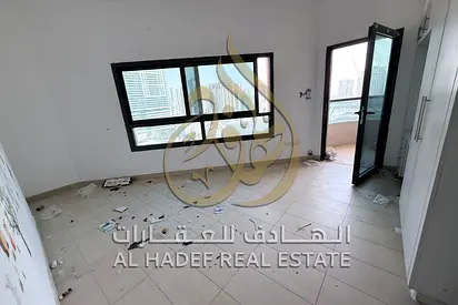 شقة غرفتين وصالة للإيجار في القصباء الشارقة | تكييف مجاني + جيم ومسبح + باركن | أسعار تبدأ من 70,000 درهم