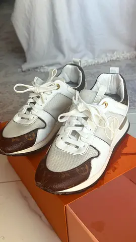 Louis vuitton white leather sneakers with gold heel trim - lightly used