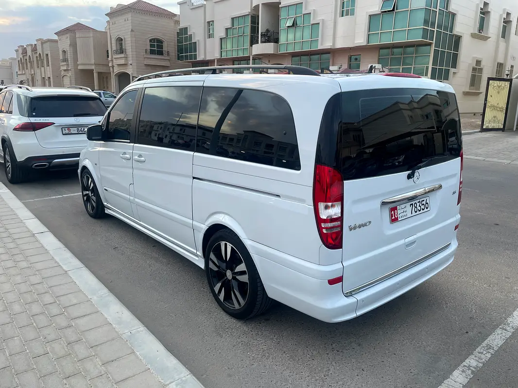 Mercedes-Benz Viano 2014 — photo 1 of 9