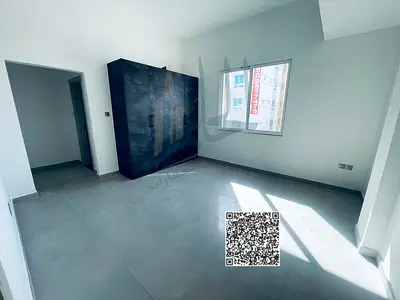 🏢 **للإيجار السنوي – بناية جديدة (أول ساكن) في الجرف 3**  ✨ تشطيبات حديثة وموقع مميز  🔹 **غرفة وصالة**  * 2 حمام * بلكونة * تكييف مركزي   💰 السعر: