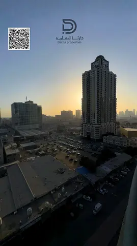 فرصة نادرة | غرفتين وصالة + خادمة | متجددة بالكامل | إطلالة برج الساعة | أبراج الخور | 490,000 فقط