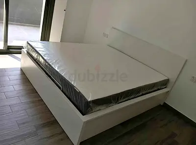 Ikea hydraulic king‑size bed (180 × 200 cm) with  IKEA mattress ✨