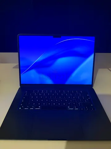 MacBook Air/ M2/ 15 inch/ 256gb