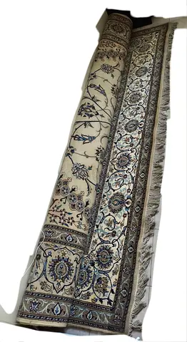 Handwoven 100% wool carpet/rug, 250cm wide 290cm tall