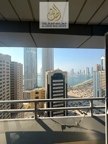 3-bedroom apartment in Al Taawun - Air conditioning and free parking | Close to Nesto and Oriana