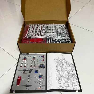 Unassembled mecha model kit Fat Cat 001 RX-78-2 upscaled to 1/100 — plastic sprues + manual