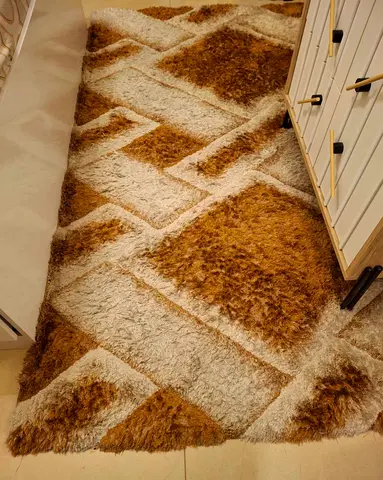 Beautiful shaggy rug