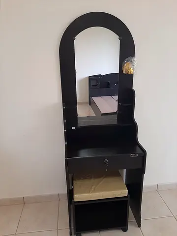 Stylish Black Vanity Table with Mirror