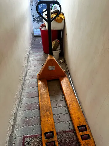Hand pallet truck