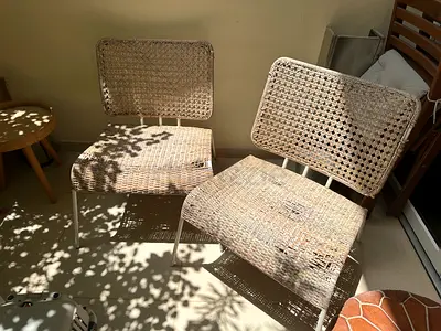Rattan chairs (2 pieces, damaged)
