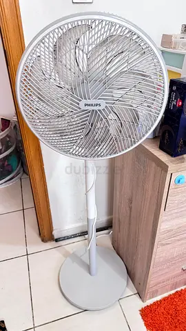 Phillips Standing Fan - Moving Out - Bought on 1st Oct 2025( used less than 6 months)