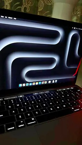 Macbook Pro 2016 i5 with touch bar