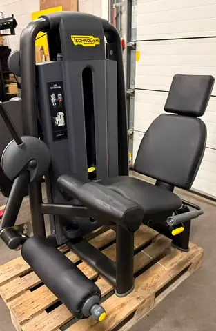 Technogym leg extension