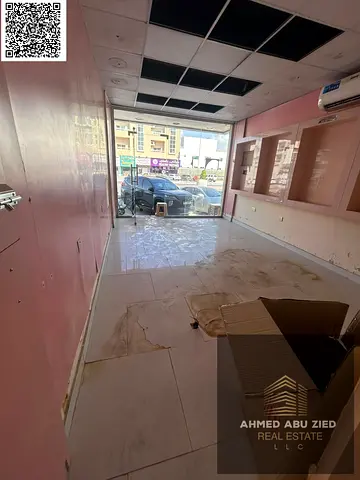 محل تجاري للإيجار بالروضة 3 على شارع الشيخ عمار مباشرة، مناسب لجميع الأنشطة، تشطيب سوبر لوكس، صيانة، 4 دفعات، تأمين 5000 شيك، موقع حيوي مميز.