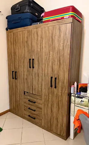 Large 6-Door Wardrobe with Drawers
