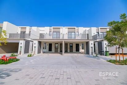 Close to Pool - Internal - Vacant