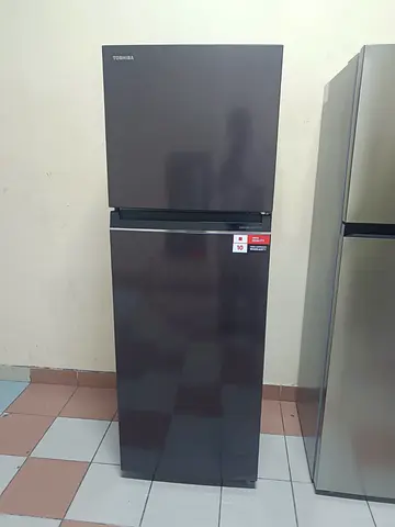 Toshiba Brand Latest New Model Fridge freezer Capacity 400 L Refrigerator  Same Like New Condition