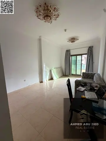 Luxury three-bedroom apartment for annual rent in Emirates City - 3 bedrooms - master bedroom - 3 bathrooms - balcony with open view - built-in wardro