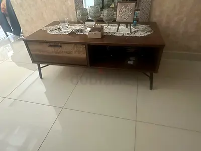 Real wood Stylish Wooden Coffee Table with Storage