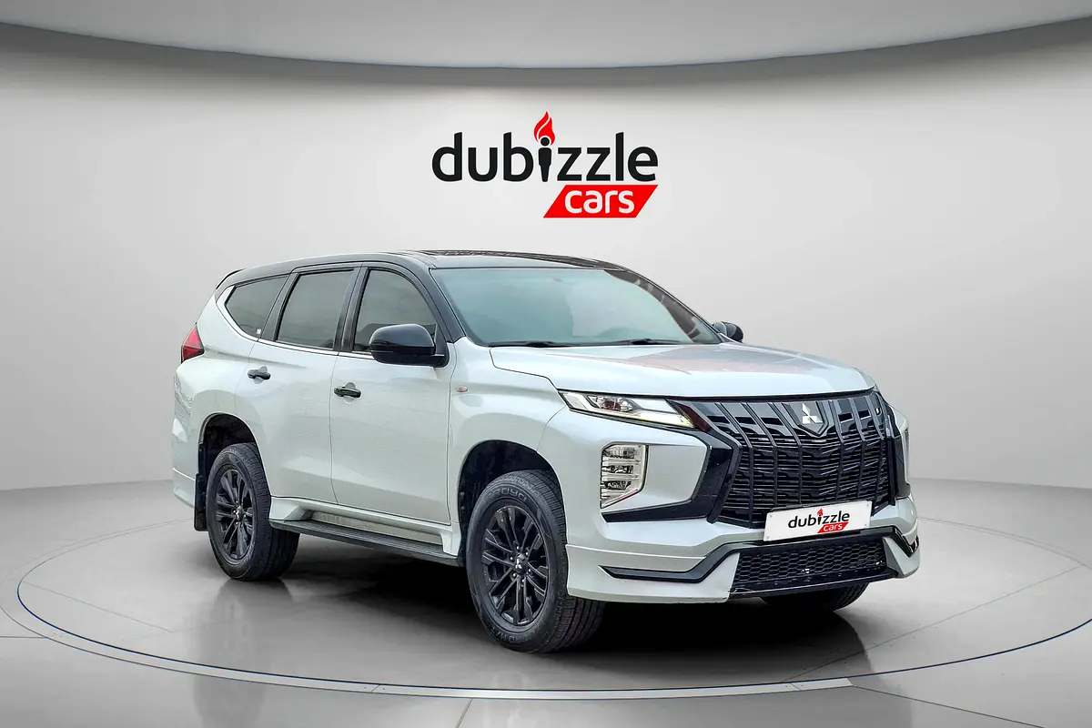 Mitsubishi Montero Sport 2021 — photo 1 of 15