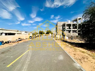 Prime plot of land for sale, first plot from the main street, permit for ground floor + two floors