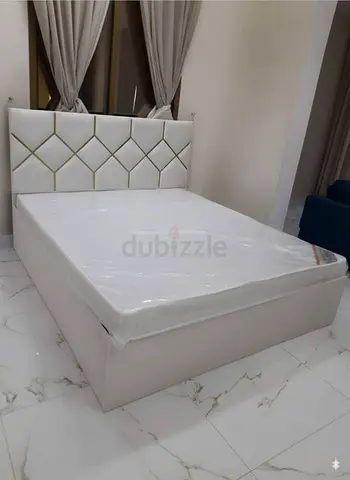 Modern Queen Size 150x190 Bed with medical mattress