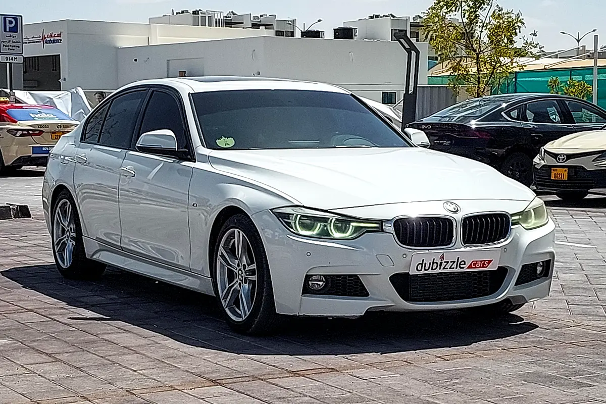 BMW 3-Series 2018 — photo 1 of 14