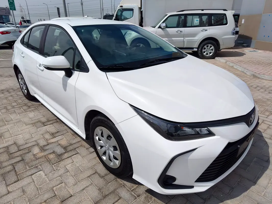 Toyota Corolla 2020 — photo 1 of 20