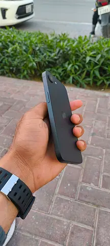 IPHONE 16e 128gb sim locked Black