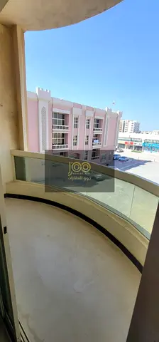 متاح للإيجار بأم القيوين منطقه السلمه  غرفتين وصاله  2 حمام  ببلكونه  تكيف اسبليت السعر 36000
