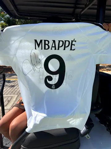 Mbappe sighned shirt