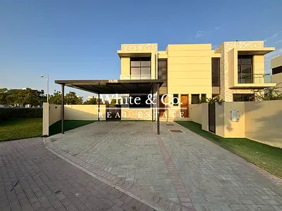 Vacant Now I Corner Plot I Huge Garden