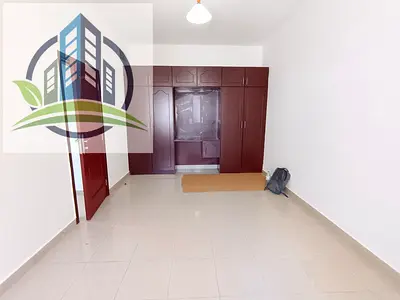 Close to Pond Park Back side of Zulekha Hospital 1bhk available at Prime Location